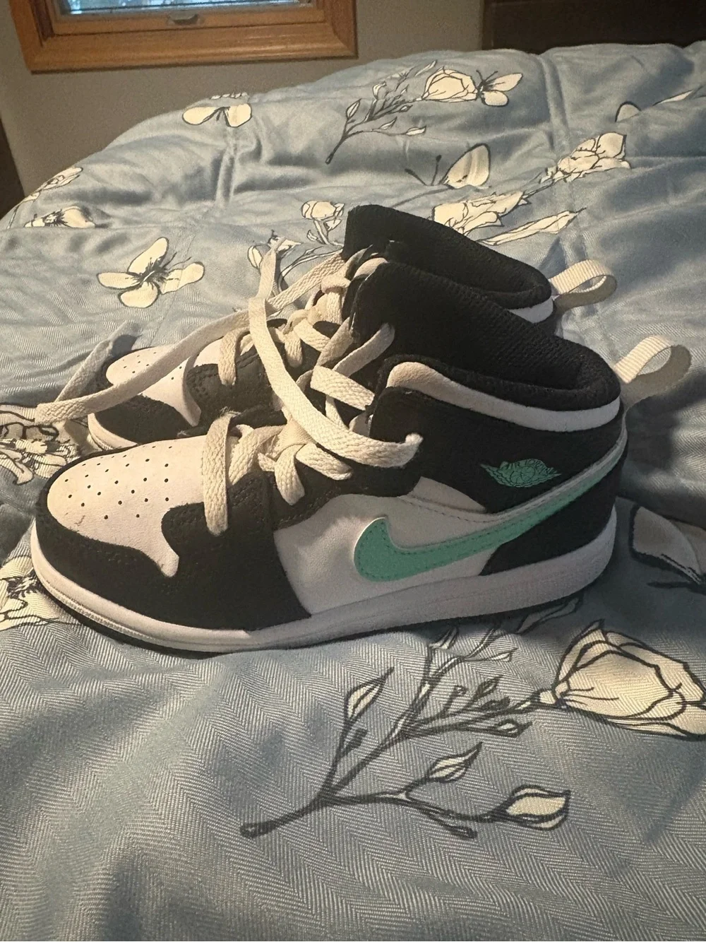 Jordan 1 Mid Green Glow (toddler 10)